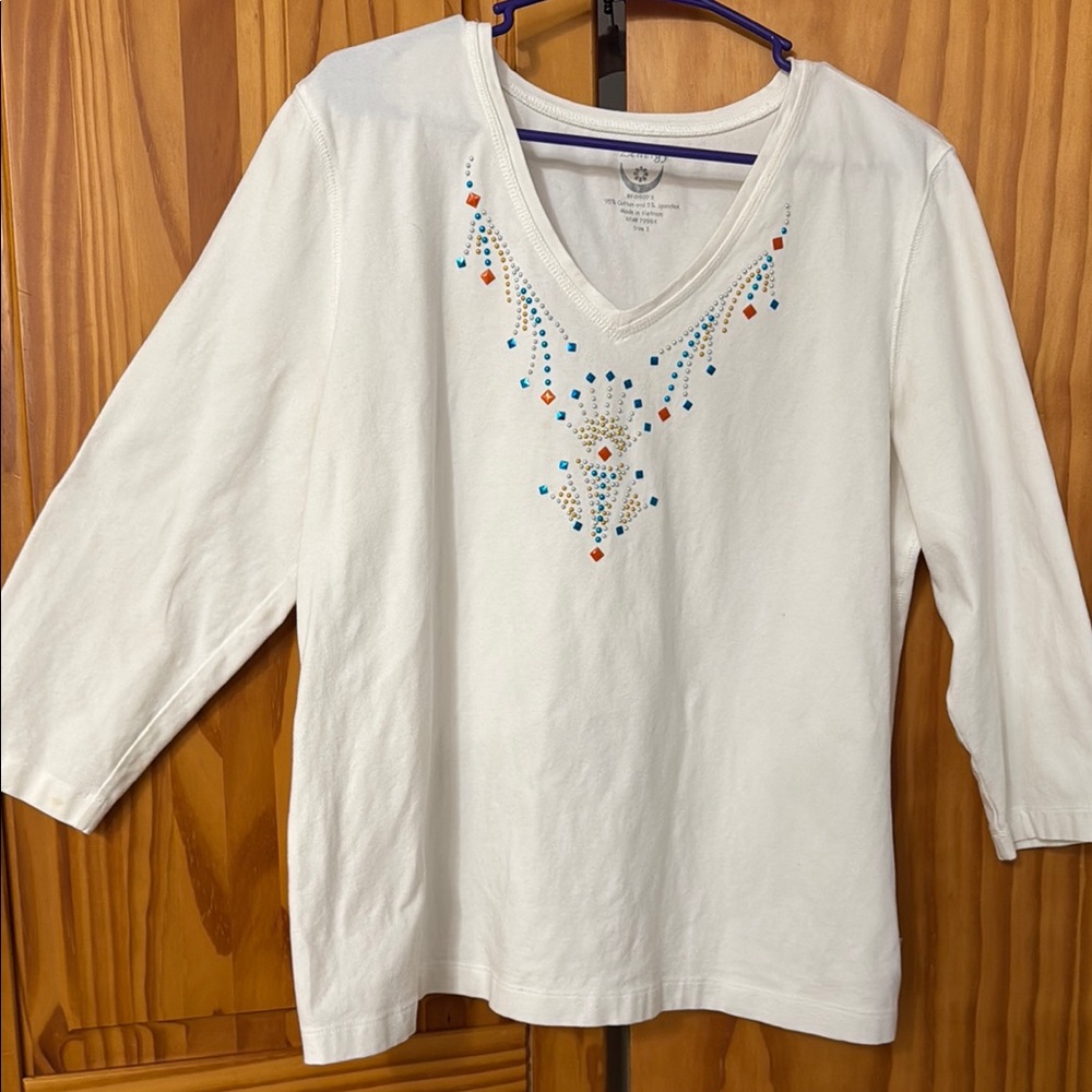 CHICO’S ZENERGY V-NECK TOP WOMENS Chico-3 WHITE STRETCH MULTI-BEADS 3/4 SLEEVE